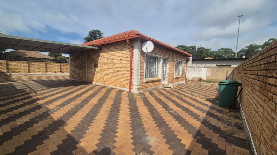 2 Bedroom Property for Sale in Robinpark Gauteng