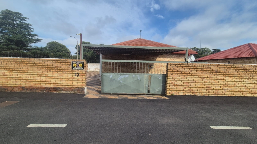 2 Bedroom Property for Sale in Robinpark Gauteng