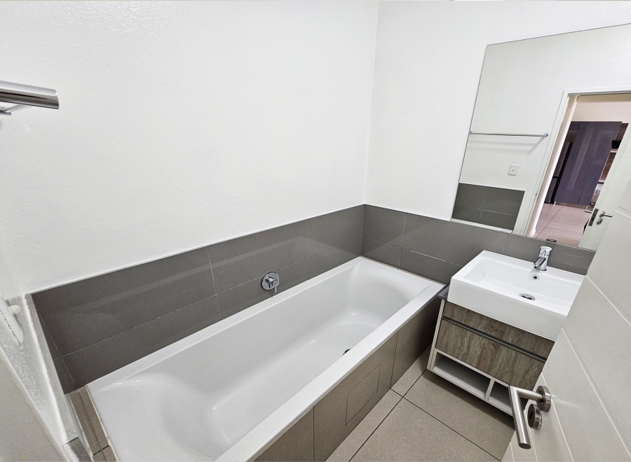 To Let 2 Bedroom Property for Rent in Morningside Gauteng