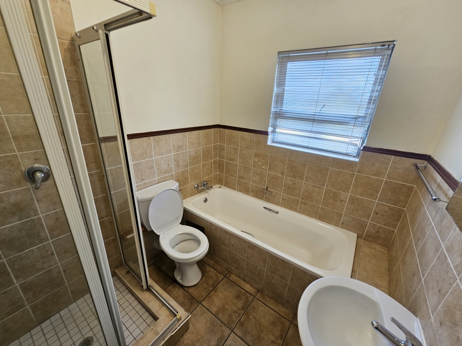 To Let 3 Bedroom Property for Rent in Craigavon Gauteng