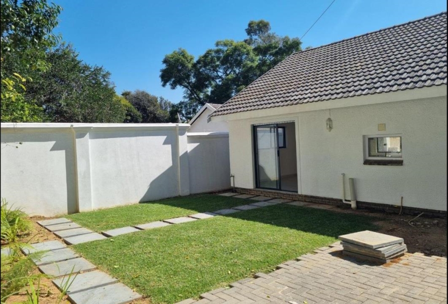 To Let 4 Bedroom Property for Rent in Parkmore Gauteng
