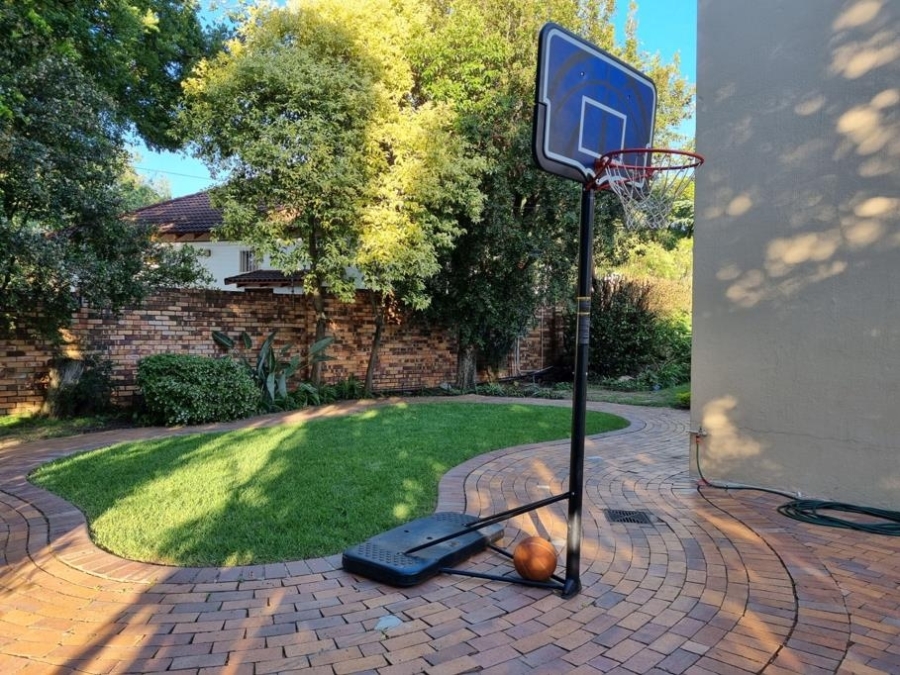 To Let 4 Bedroom Property for Rent in Parkmore Gauteng