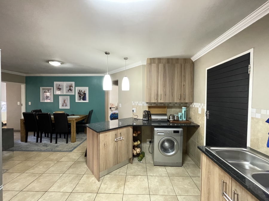 3 Bedroom Property for Sale in Amberfield Gauteng