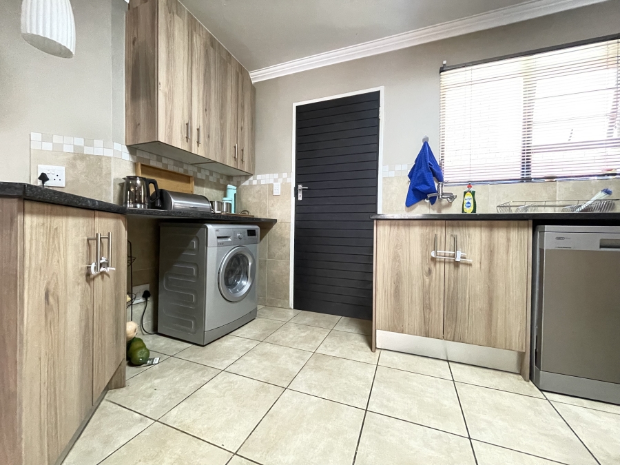 3 Bedroom Property for Sale in Amberfield Gauteng