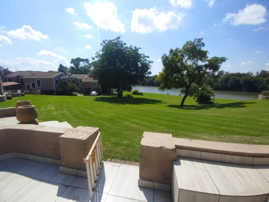 3 Bedroom Property for Sale in Peacehaven Gauteng