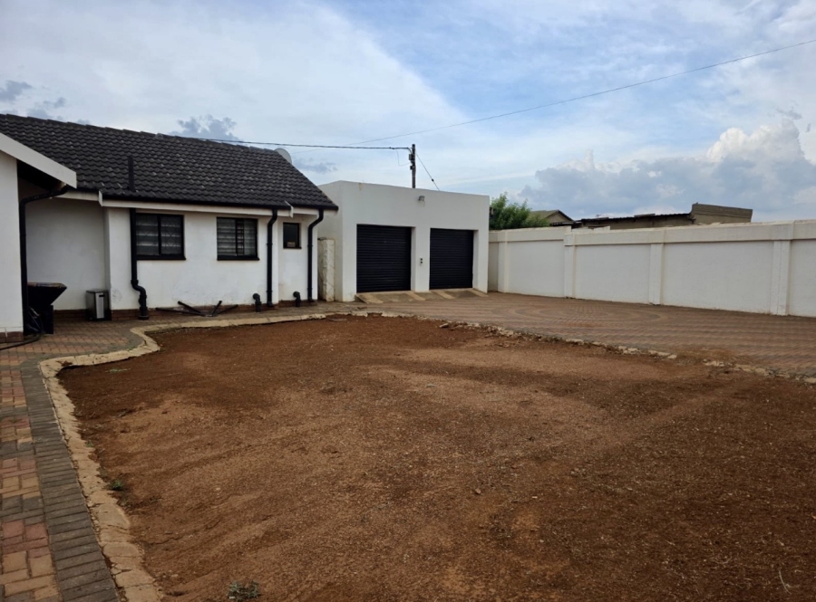 3 Bedroom Property for Sale in Debonair Park Gauteng