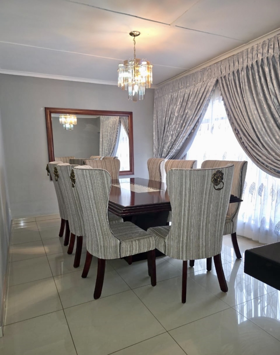 3 Bedroom Property for Sale in Debonair Park Gauteng