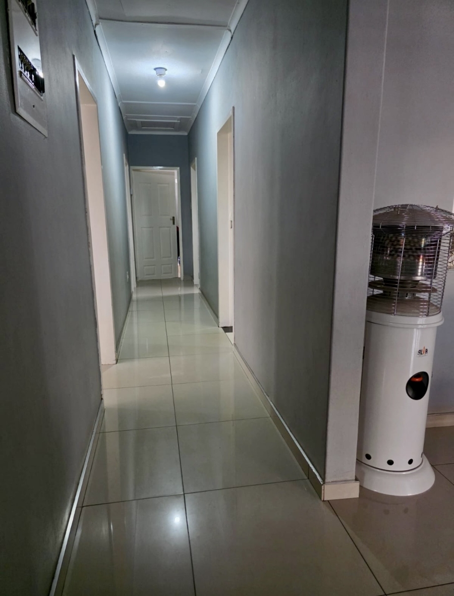 3 Bedroom Property for Sale in Debonair Park Gauteng