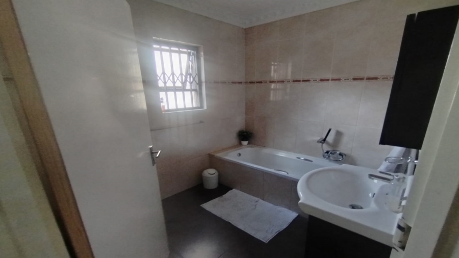 3 Bedroom Property for Sale in Vanderbijlpark SW 5 Gauteng