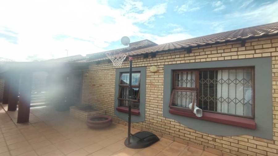 3 Bedroom Property for Sale in Vanderbijlpark SW 5 Gauteng