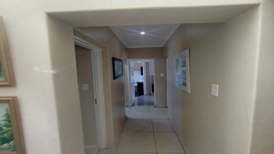 3 Bedroom Property for Sale in Vanderbijlpark SW 5 Gauteng