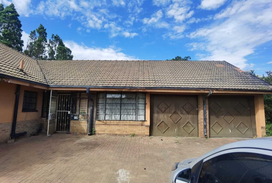 4 Bedroom Property for Sale in Unitas Park Gauteng