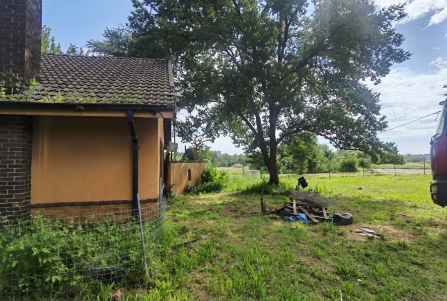 4 Bedroom Property for Sale in Unitas Park Gauteng