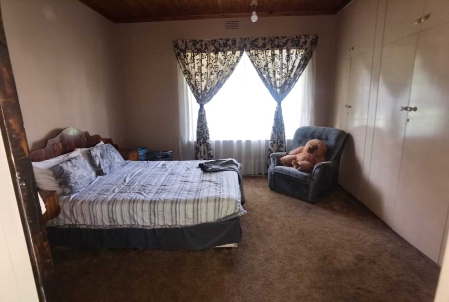 4 Bedroom Property for Sale in Unitas Park Gauteng