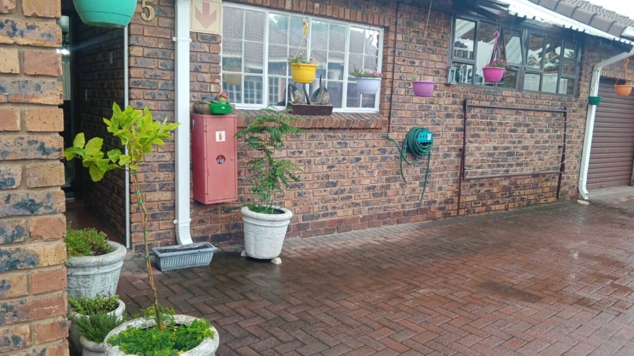 2 Bedroom Property for Sale in Arcon Park Gauteng