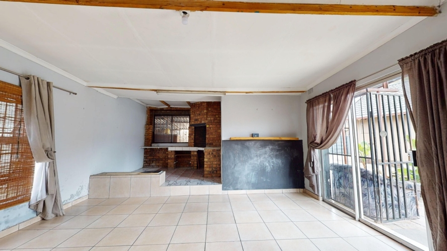 3 Bedroom Property for Sale in Cruywagenpark Gauteng