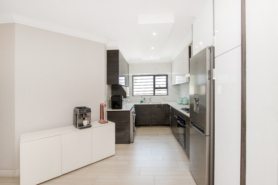 To Let 3 Bedroom Property for Rent in Petervale Gauteng