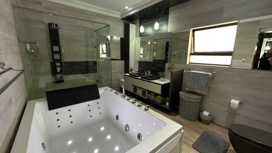 4 Bedroom Property for Sale in Amandasig Gauteng