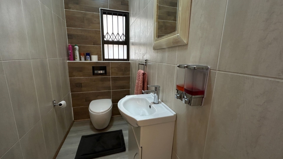 4 Bedroom Property for Sale in Amandasig Gauteng