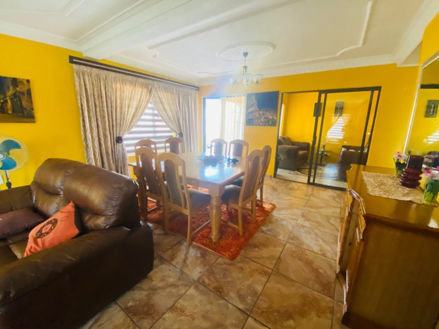 4 Bedroom Property for Sale in Kirkney Gauteng