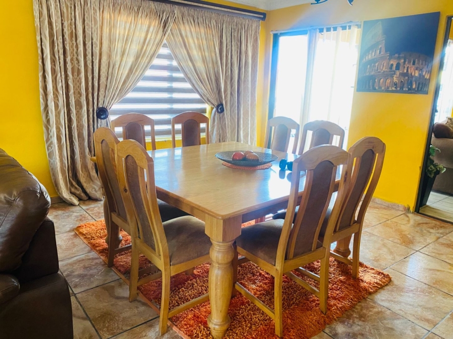 4 Bedroom Property for Sale in Kirkney Gauteng