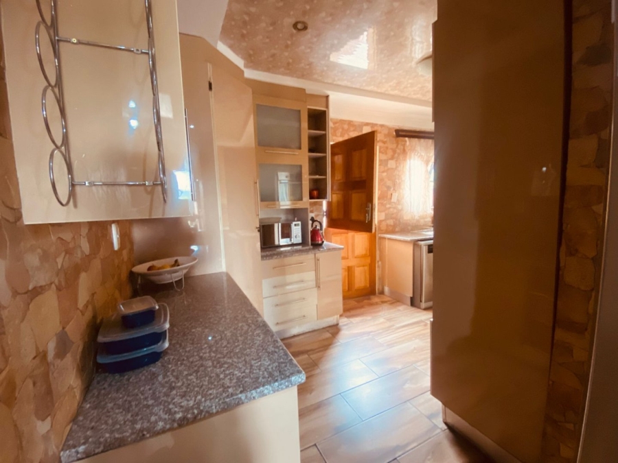 4 Bedroom Property for Sale in Kirkney Gauteng