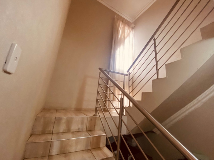 4 Bedroom Property for Sale in Kirkney Gauteng