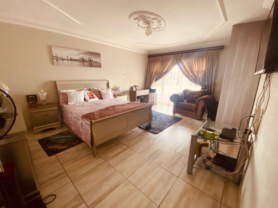 4 Bedroom Property for Sale in Kirkney Gauteng