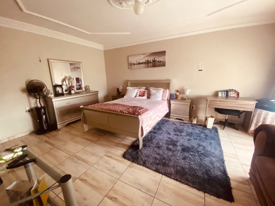 4 Bedroom Property for Sale in Kirkney Gauteng