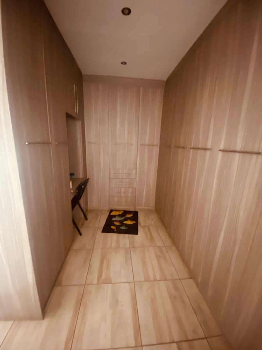 4 Bedroom Property for Sale in Kirkney Gauteng