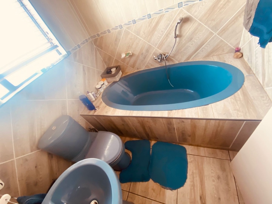 4 Bedroom Property for Sale in Kirkney Gauteng