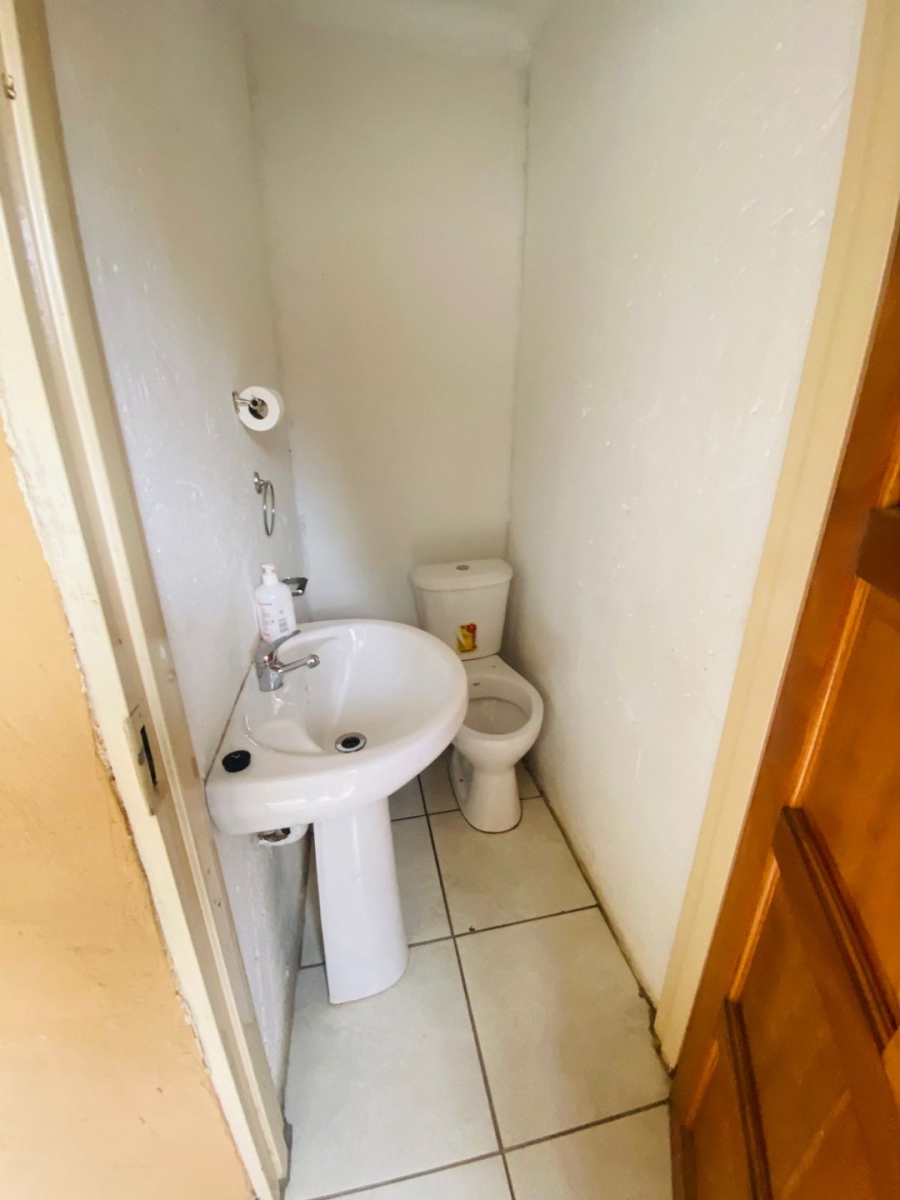 4 Bedroom Property for Sale in Kirkney Gauteng