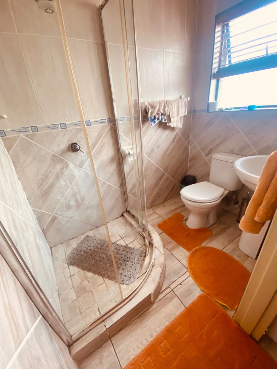 4 Bedroom Property for Sale in Kirkney Gauteng