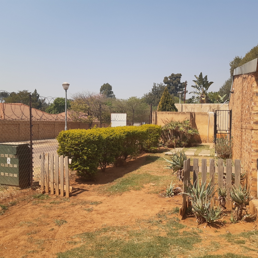 To Let 1 Bedroom Property for Rent in Equestria Gauteng