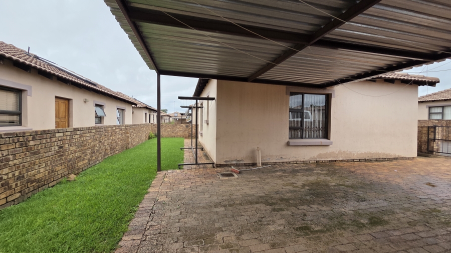 To Let 3 Bedroom Property for Rent in Chantelle Gauteng