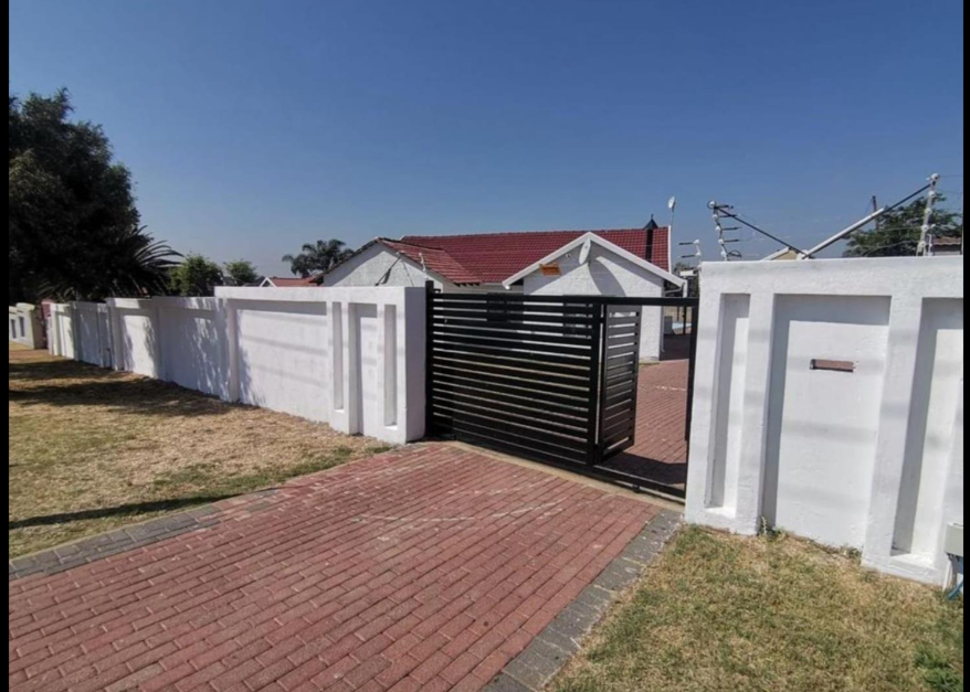 3 Bedroom Property for Sale in Kibler Park Gauteng