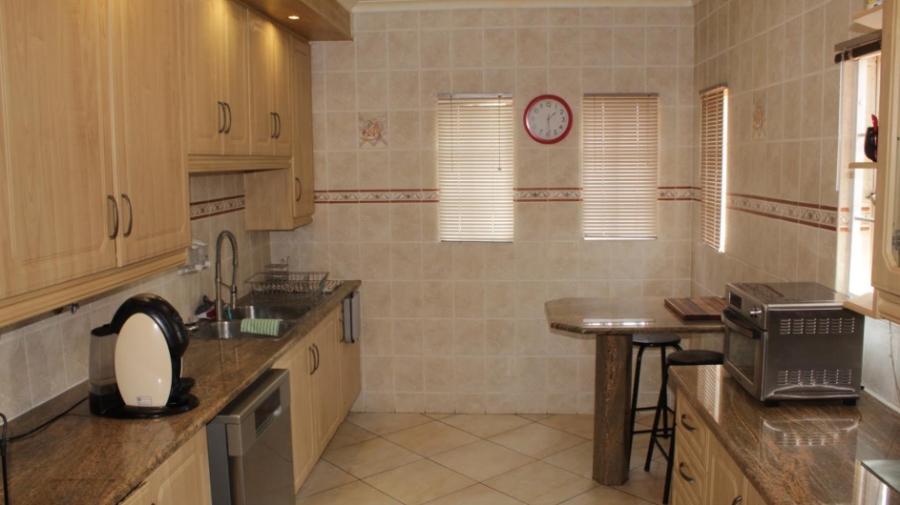 3 Bedroom Property for Sale in Brackenhurst Gauteng