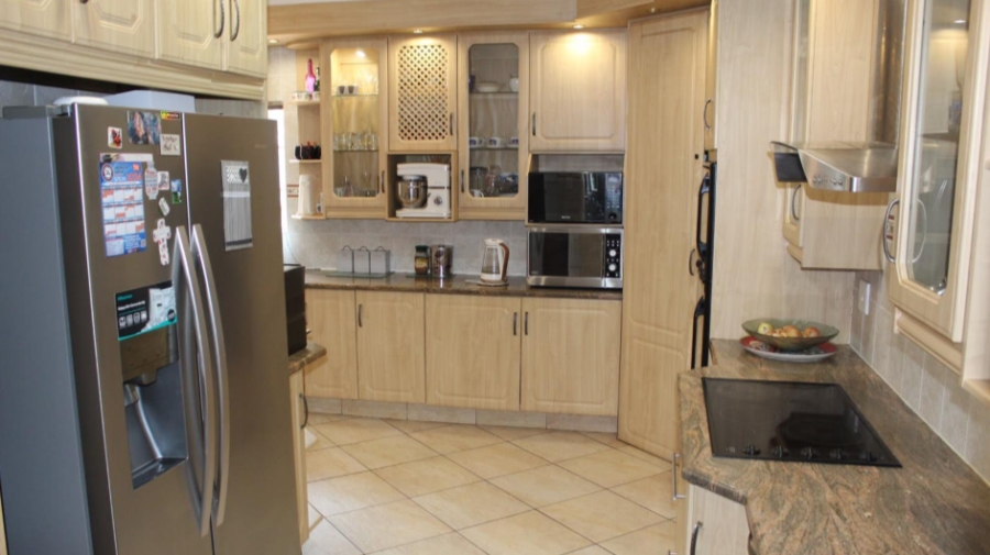 3 Bedroom Property for Sale in Brackenhurst Gauteng