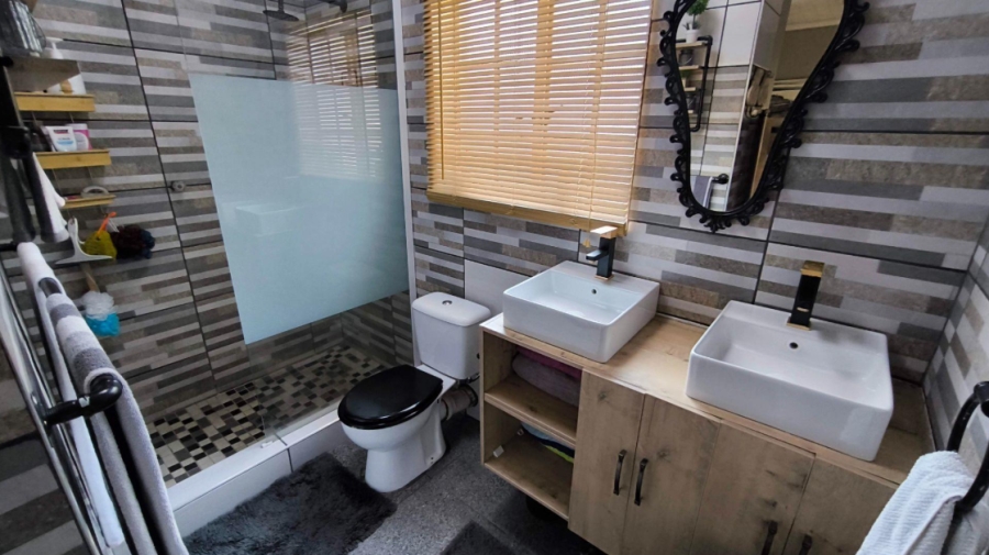 3 Bedroom Property for Sale in Brackenhurst Gauteng