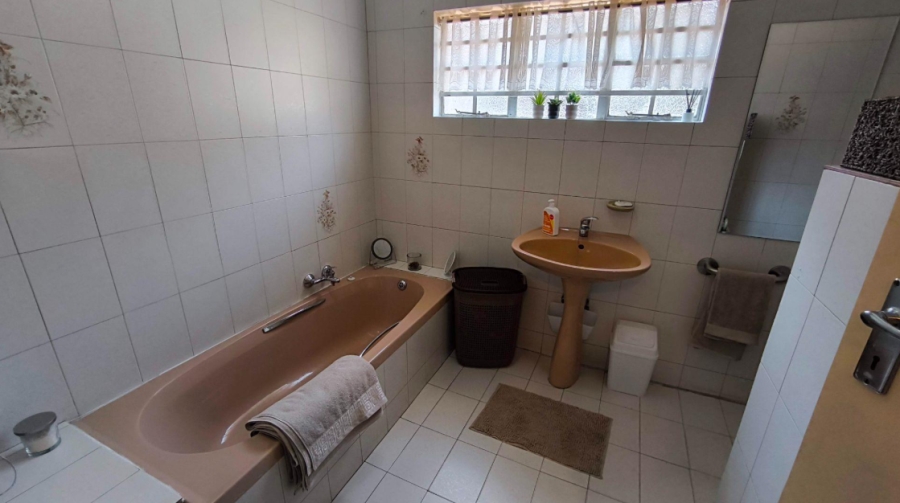 3 Bedroom Property for Sale in Brackenhurst Gauteng