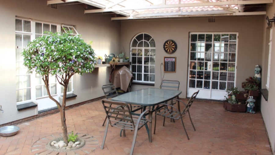 3 Bedroom Property for Sale in Brackenhurst Gauteng