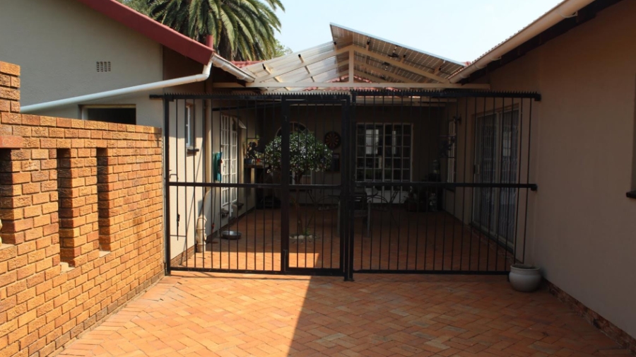 3 Bedroom Property for Sale in Brackenhurst Gauteng
