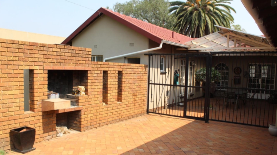 3 Bedroom Property for Sale in Brackenhurst Gauteng
