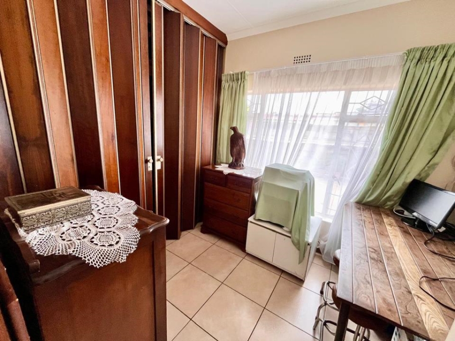 4 Bedroom Property for Sale in Freeway Park Gauteng