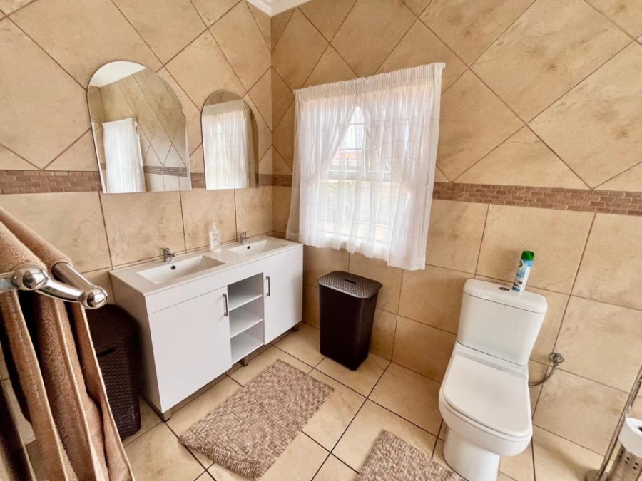 4 Bedroom Property for Sale in Freeway Park Gauteng