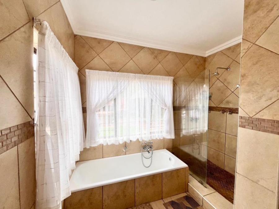 4 Bedroom Property for Sale in Freeway Park Gauteng