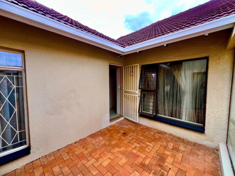 4 Bedroom Property for Sale in Freeway Park Gauteng