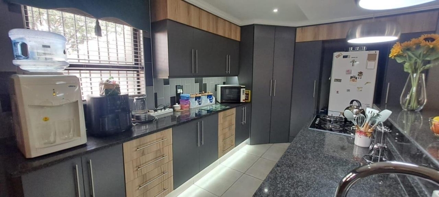 3 Bedroom Property for Sale in Freeway Park Gauteng