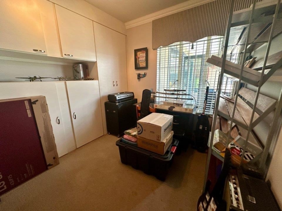 3 Bedroom Property for Sale in Freeway Park Gauteng