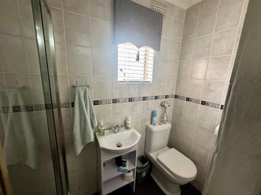 3 Bedroom Property for Sale in Freeway Park Gauteng